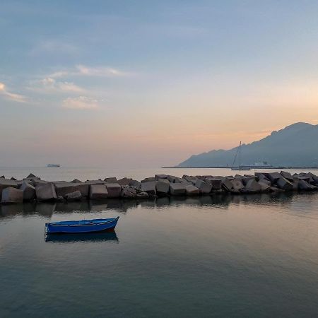 3B Aurora - Bed Breakfast And Boat Salerno Buitenkant foto